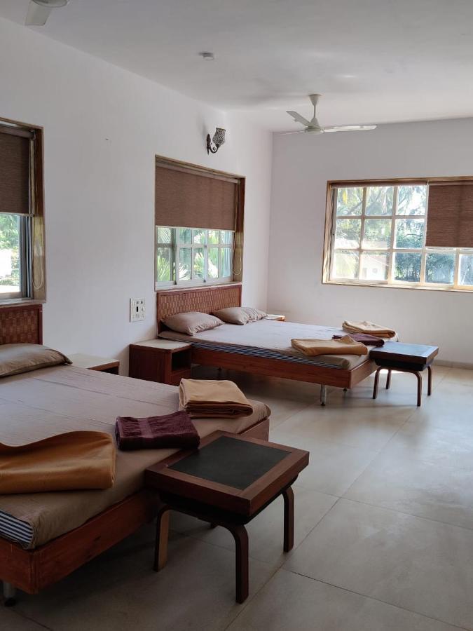 White House Beach Resort, Nagaon Exteriör bild