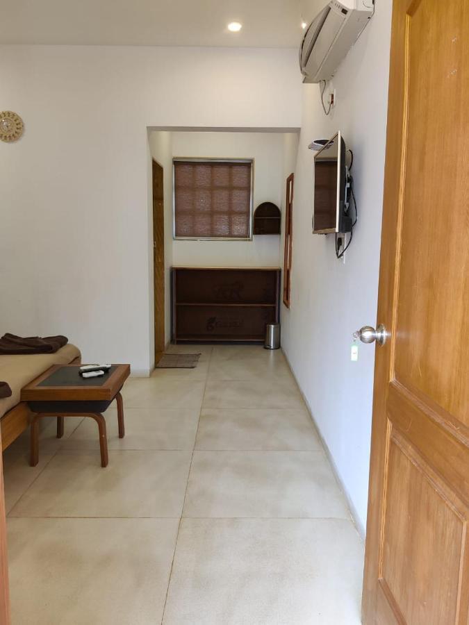 White House Beach Resort, Nagaon Exteriör bild