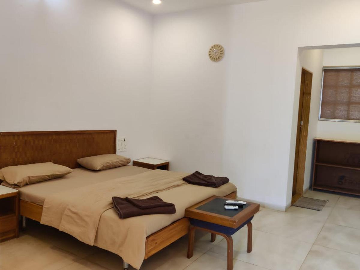White House Beach Resort, Nagaon Exteriör bild