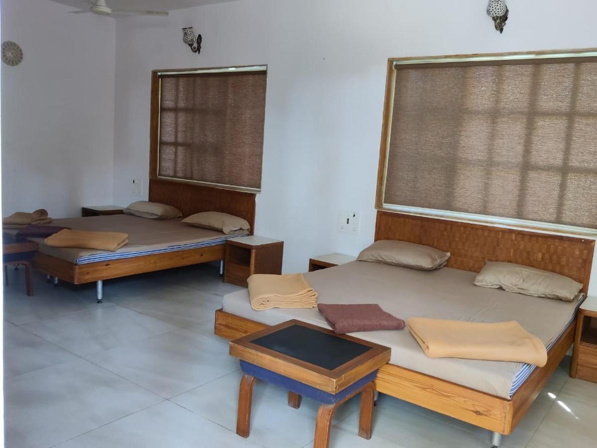 White House Beach Resort, Nagaon Exteriör bild