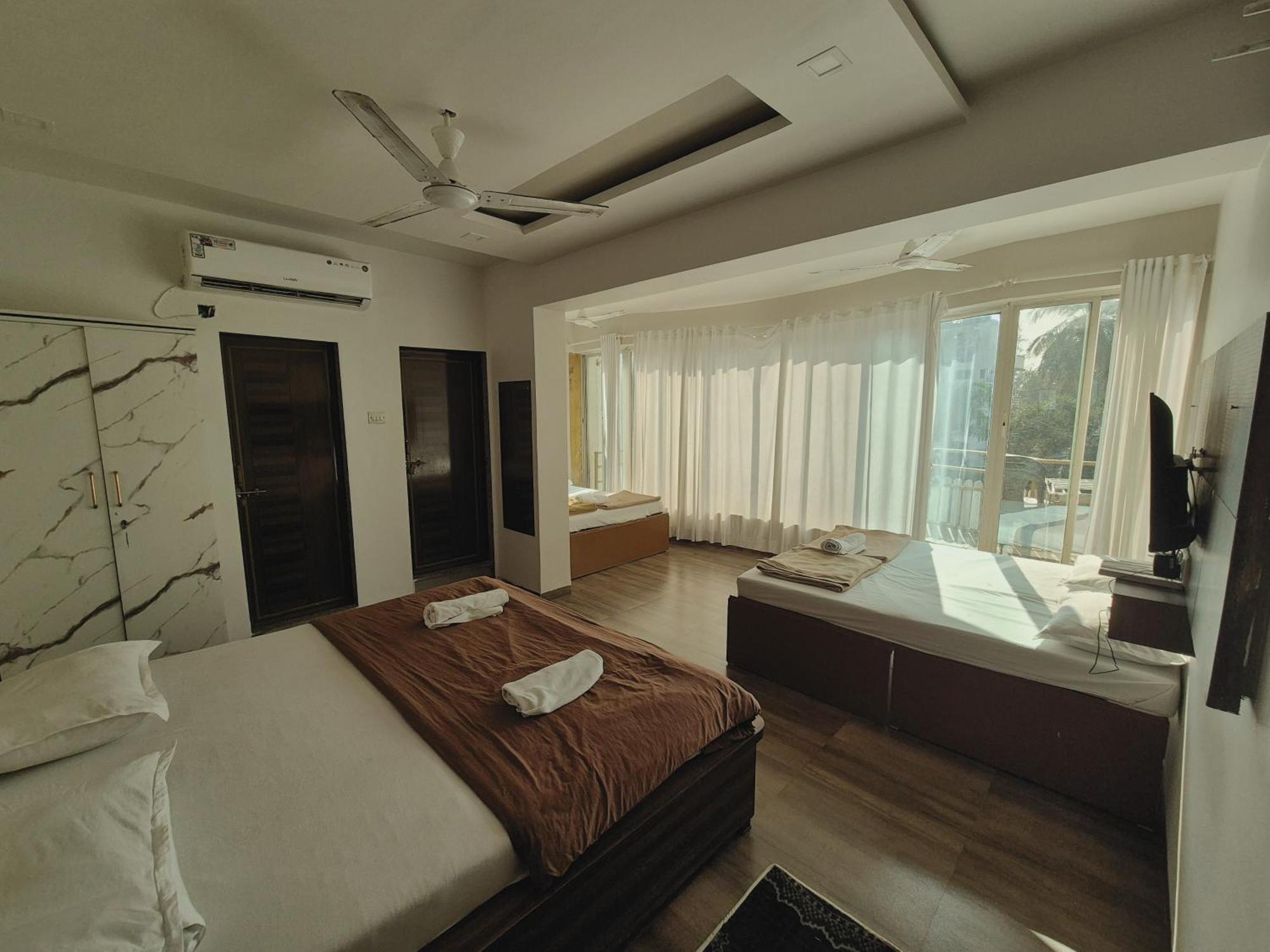 White House Beach Resort, Nagaon Exteriör bild
