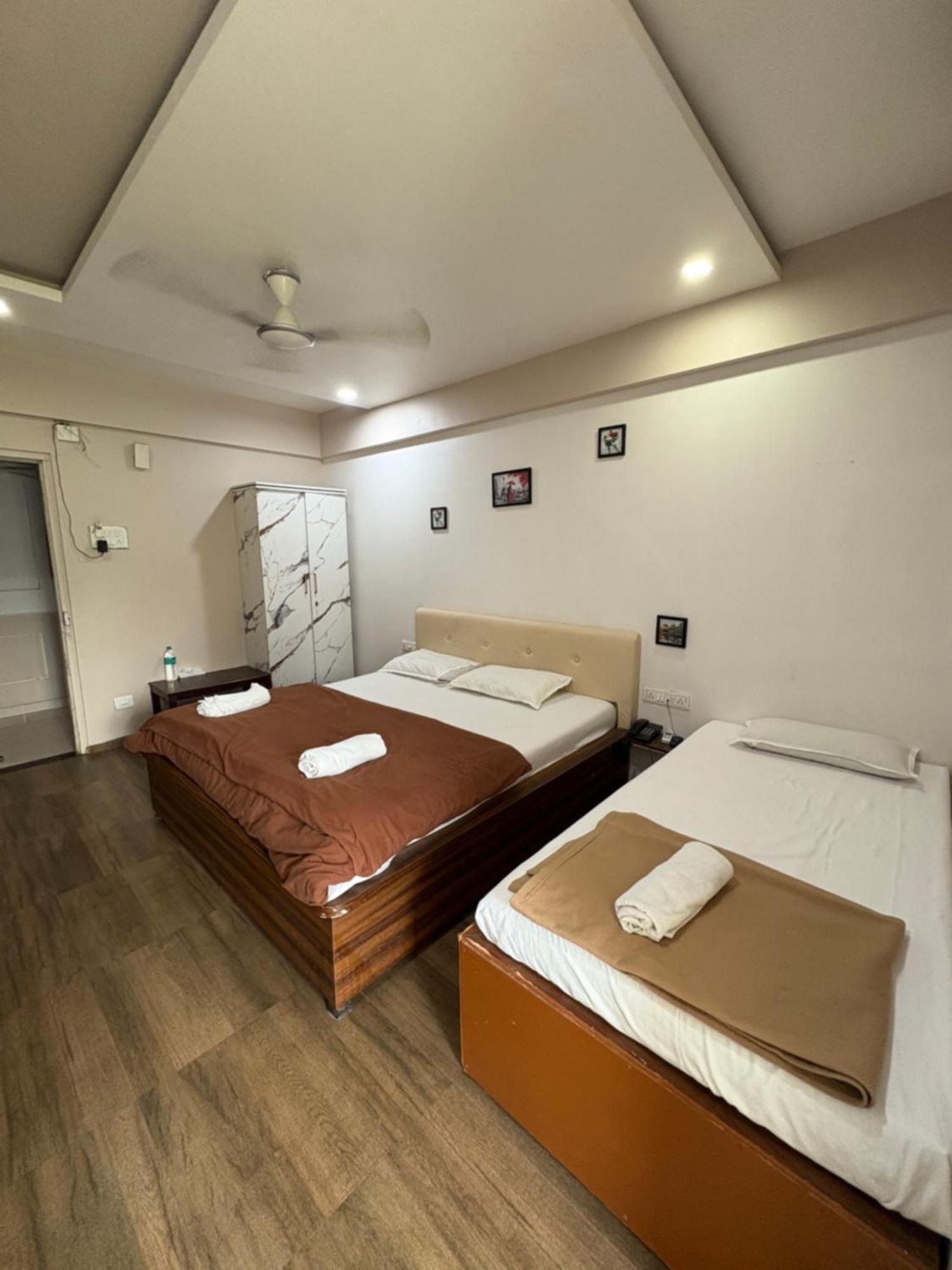 White House Beach Resort, Nagaon Exteriör bild